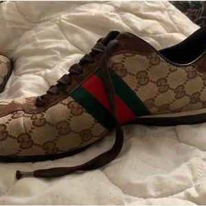 VINTAGE GUCCI SNEAKERS